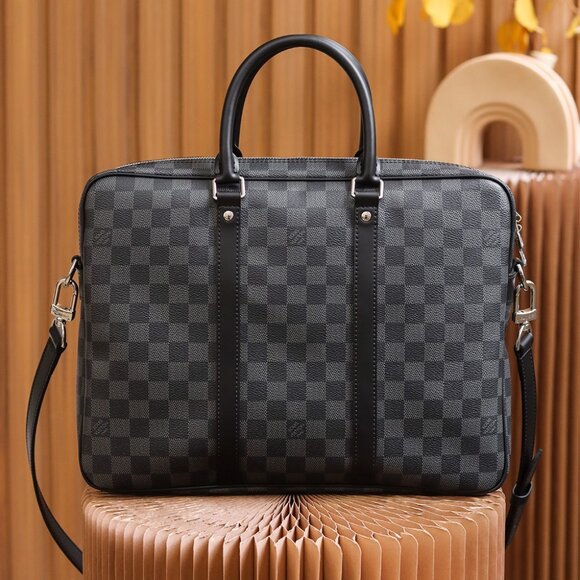 Louis Vuitton Porte Documents Voyage PM Shoulder Crossbody Bag - Picture 1 of 9
